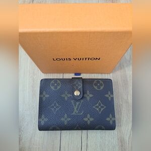 Louis Vuitton wallet with kiss lock